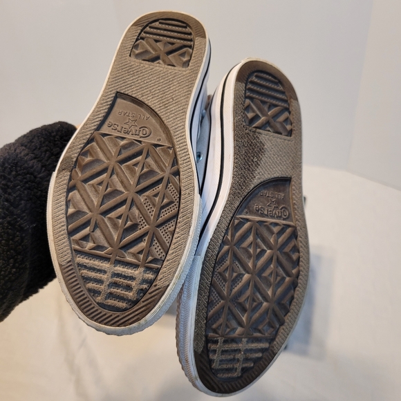 Converse All Star shoes, kids. Light pink/cream color (see pics) girls size 13 - Picture 7 of 9